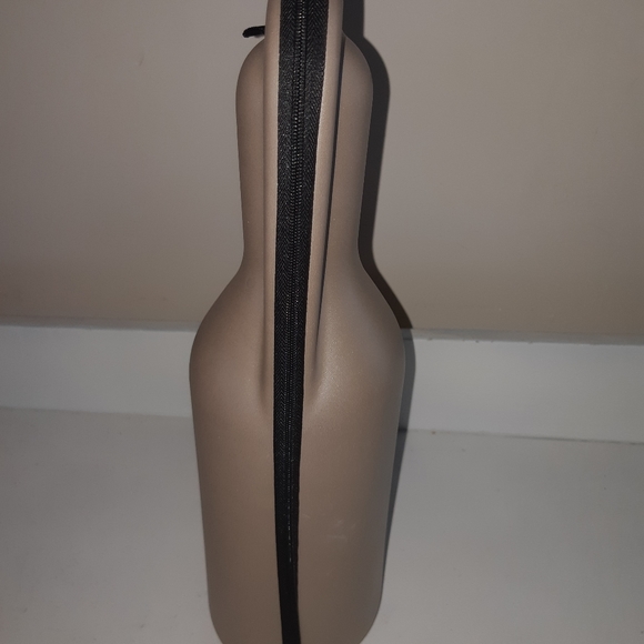 Rabbit wine bottle cases gray 14.5 inches tall gol - Picture 5 of 8